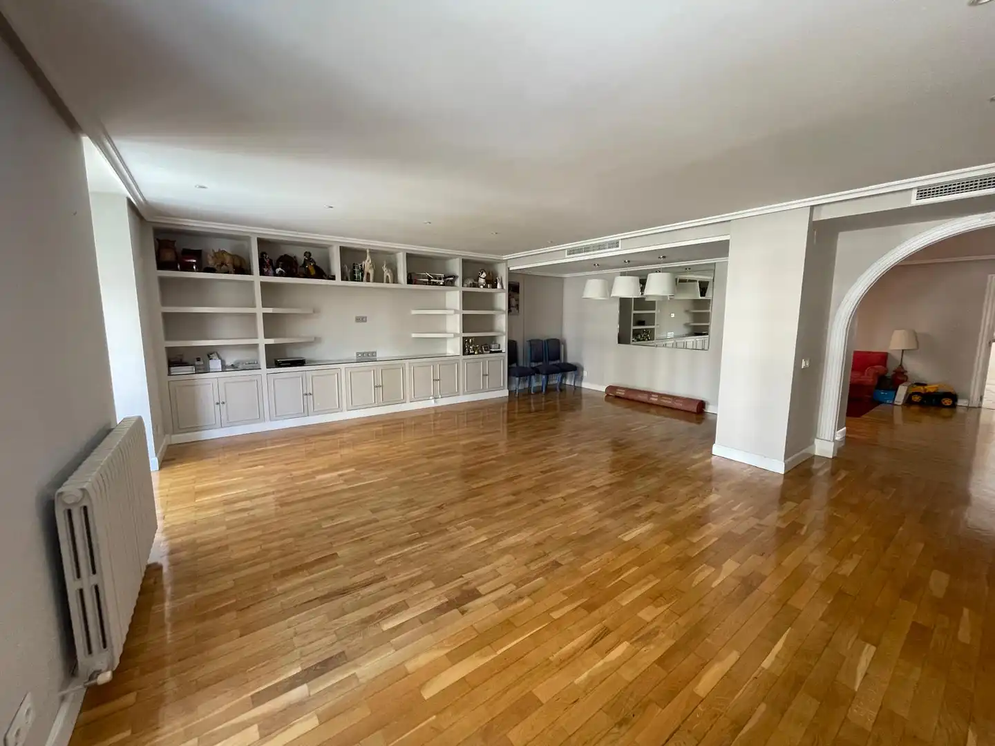 Living room of Duplexes for rent in Zaragoza  with Air Conditioner, Heating and Parquet flooring