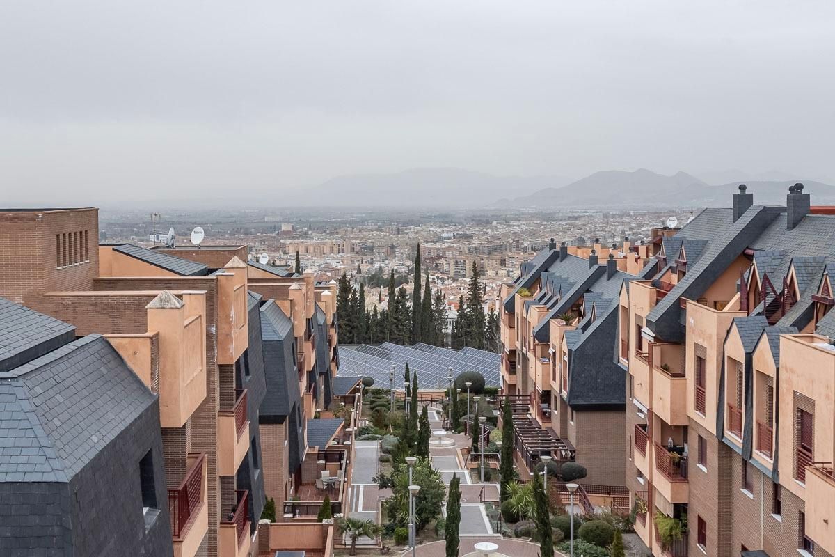 Vista exterior de Pis en venda en  Granada Capital amb Aire condicionat, Calefacció i Terrassa