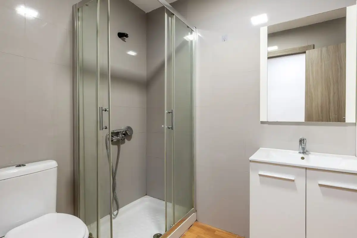 Bathroom of Flat for sale in Xirivella  with Air Conditioner and Heating