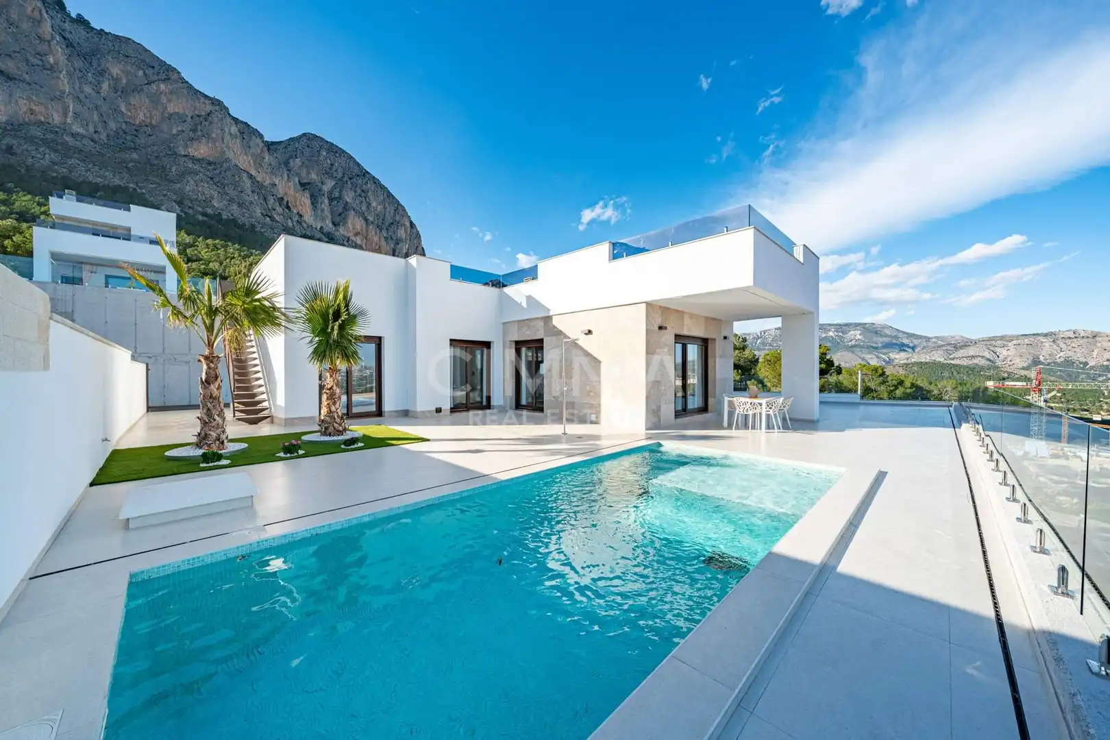 Vista exterior de Casa o xalet en venda en Polop amb Piscina