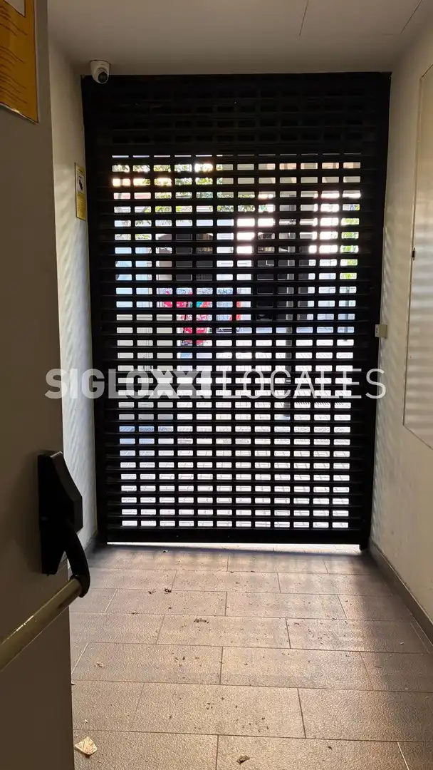 Vista exterior de Local de alquiler en Barcelona con Aire acondicionado