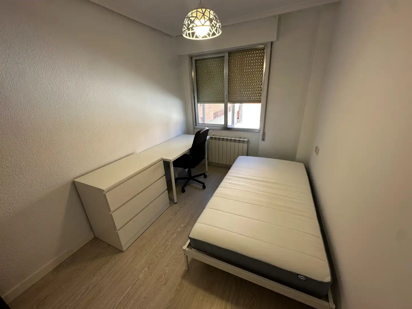 Bedroom of Flat for rent in Cuenca  with Heating, Terrace and Furnished