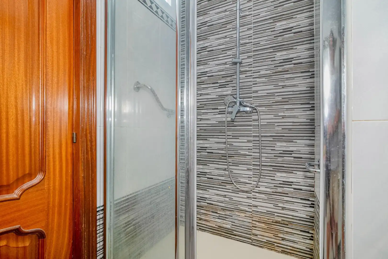 Baño de Piso en venta en Granada con Calefacción y Amueblado