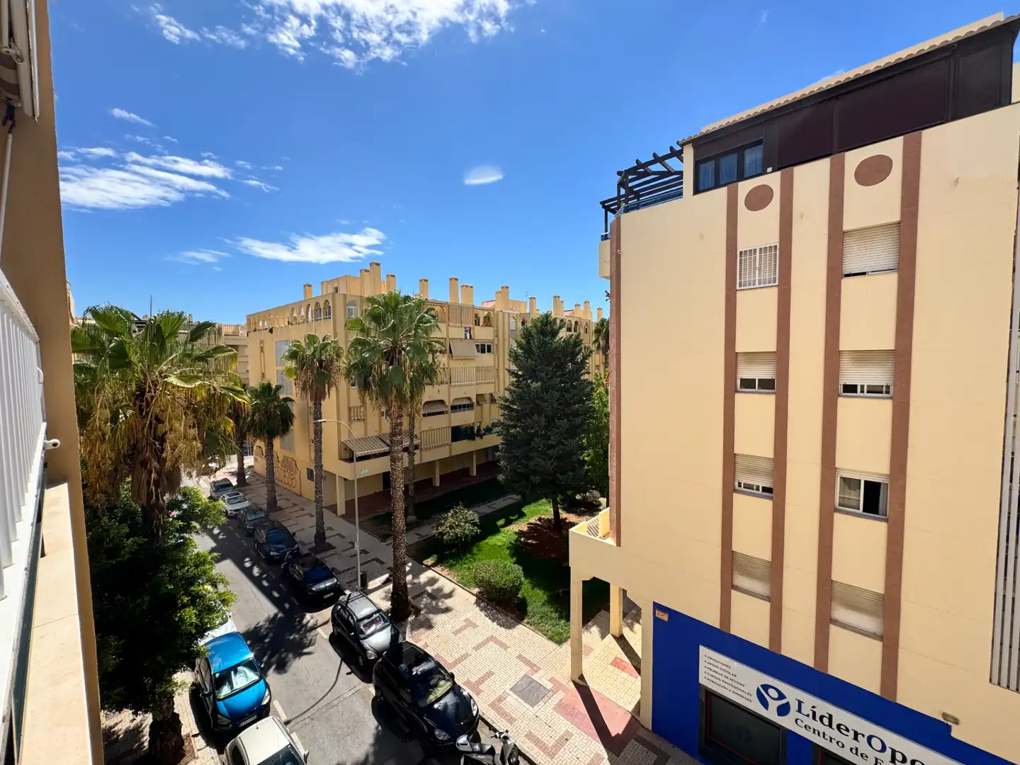 Vista exterior de Pis per a compartir en Málaga amb Aire condicionat, Terrassa i Moblat