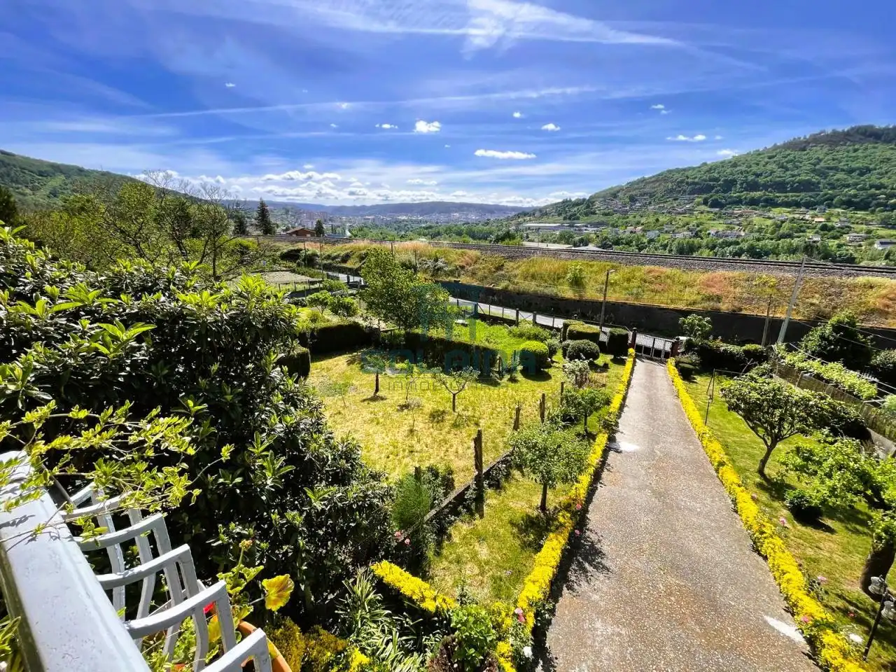 Jardín de Casa o chalet en venta en Ourense Capital  con Calefacción, Jardín privado y Terraza