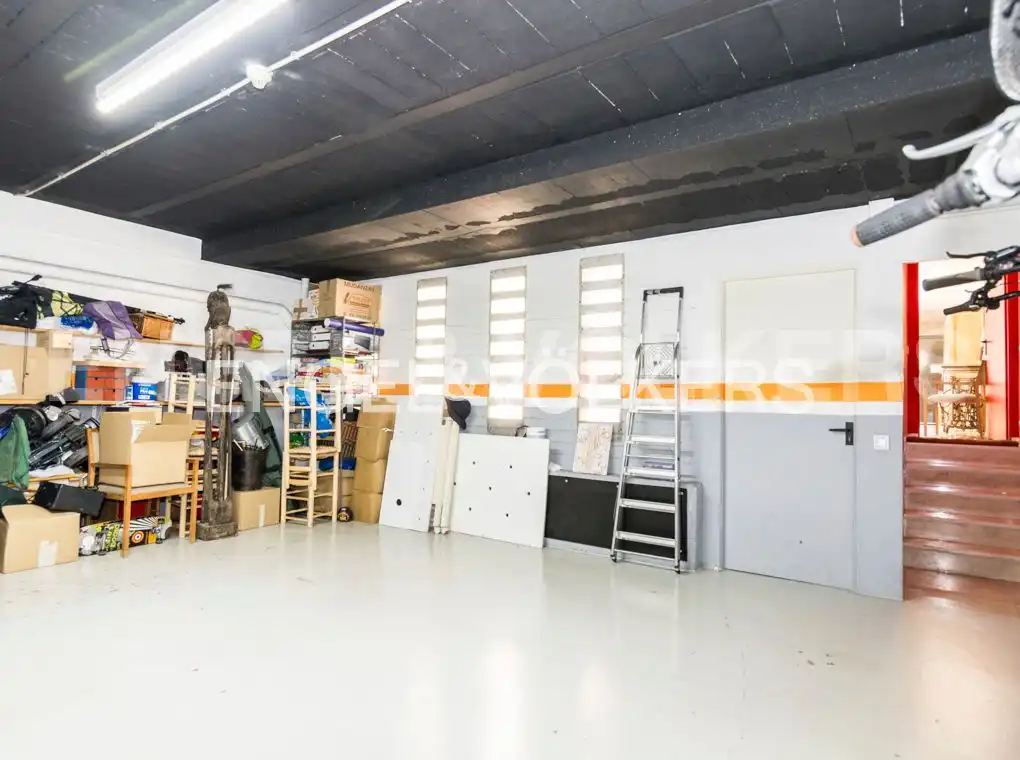 Houses for sale in Barcelona  with Air Conditioner, Heating and Private garden