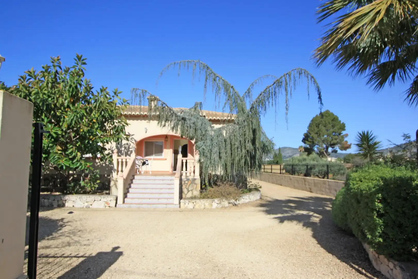Vista exterior de Casa o xalet en venda en Xaló amb Aire condicionat, Calefacció i Jardí privat