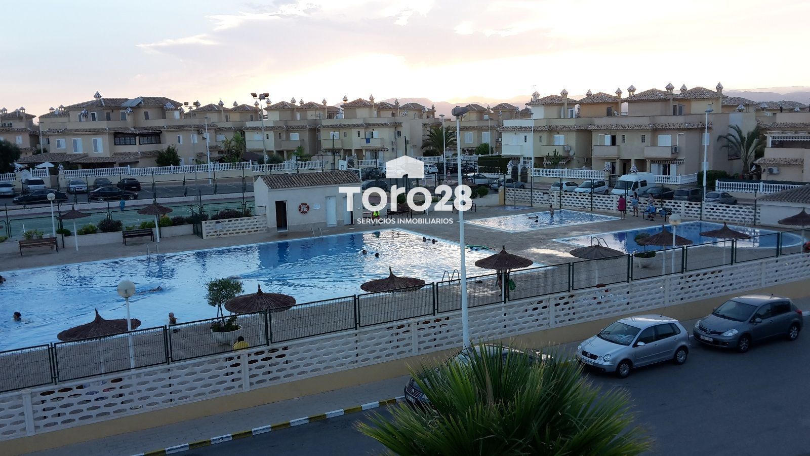 Piscina de Casa adosada de lloguer en Santa Pola amb Terrassa, Piscina i Moblat