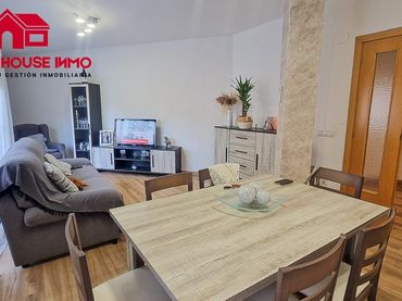 Pis amb ascensor en venda a Avinguda Dels Esports