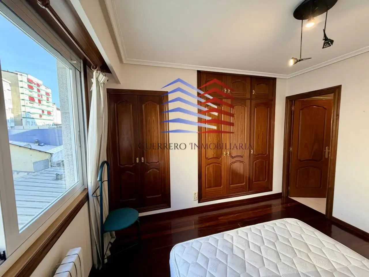 Schlafzimmer von Wohnungen zur Miete in Ourense Capital  mit Heizung, Parkett und Abstellraum