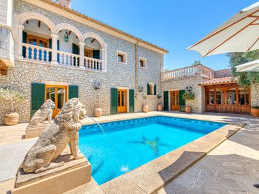 Casa amb jardí en venda a Calvià pueblo