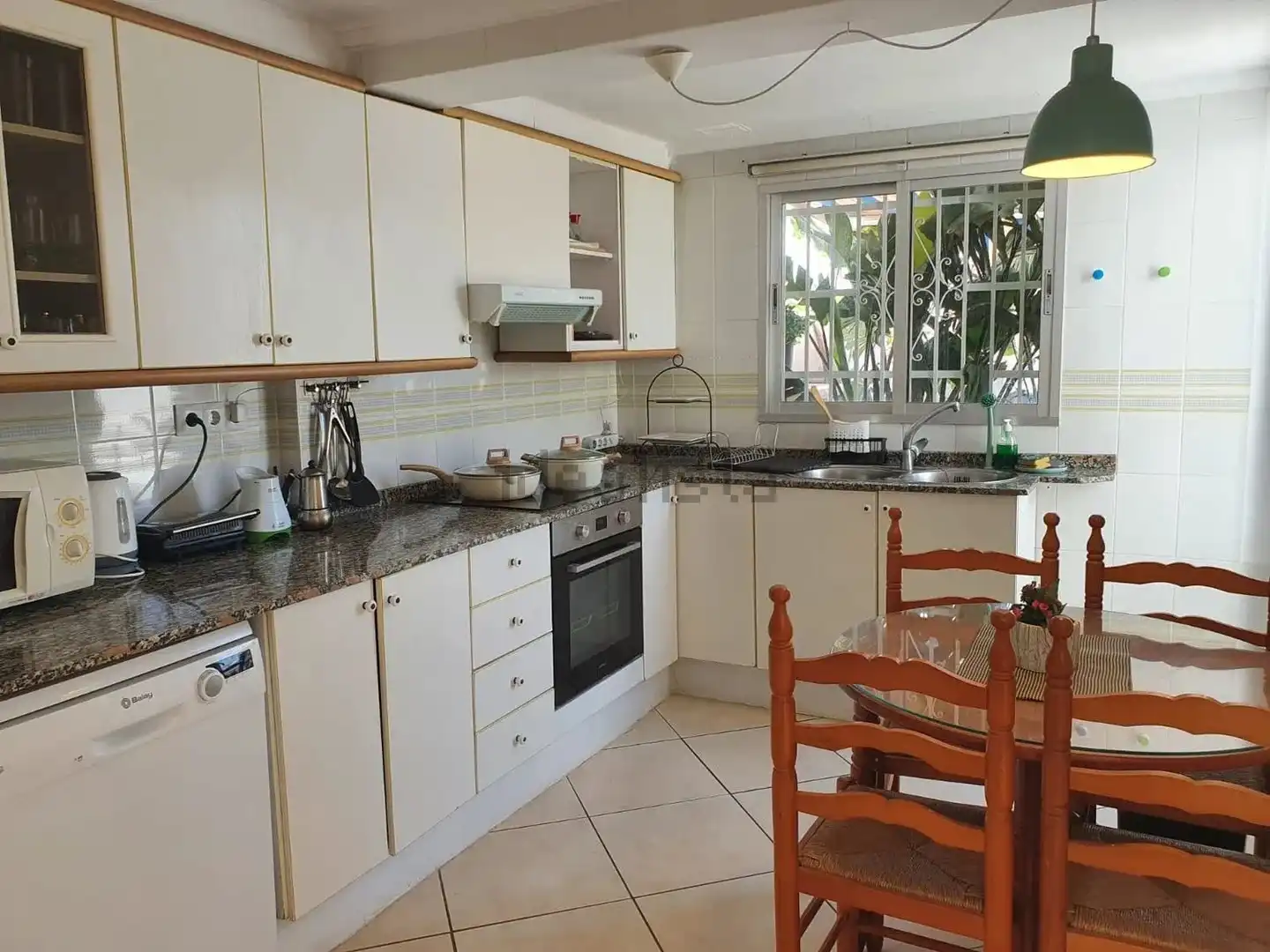Cocina de Ático de alquiler en Valencia con Aire acondicionado, Calefacción y Jardín privado