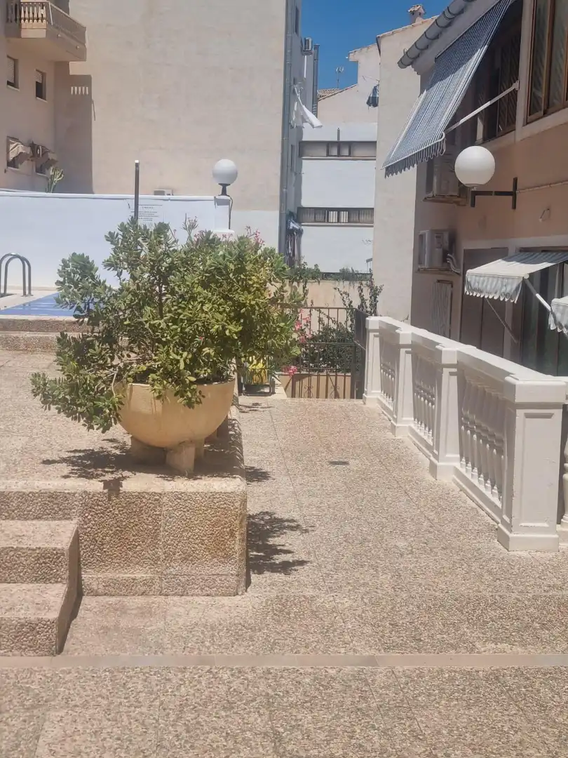 Terrasse von Wohnungen zur Miete in El Campello mit Klimaanlage, Terrasse und Möbliert