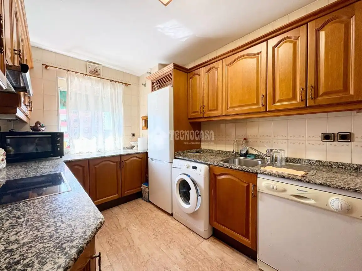 Cocina de Piso en venta en Sevilla con Aire acondicionado