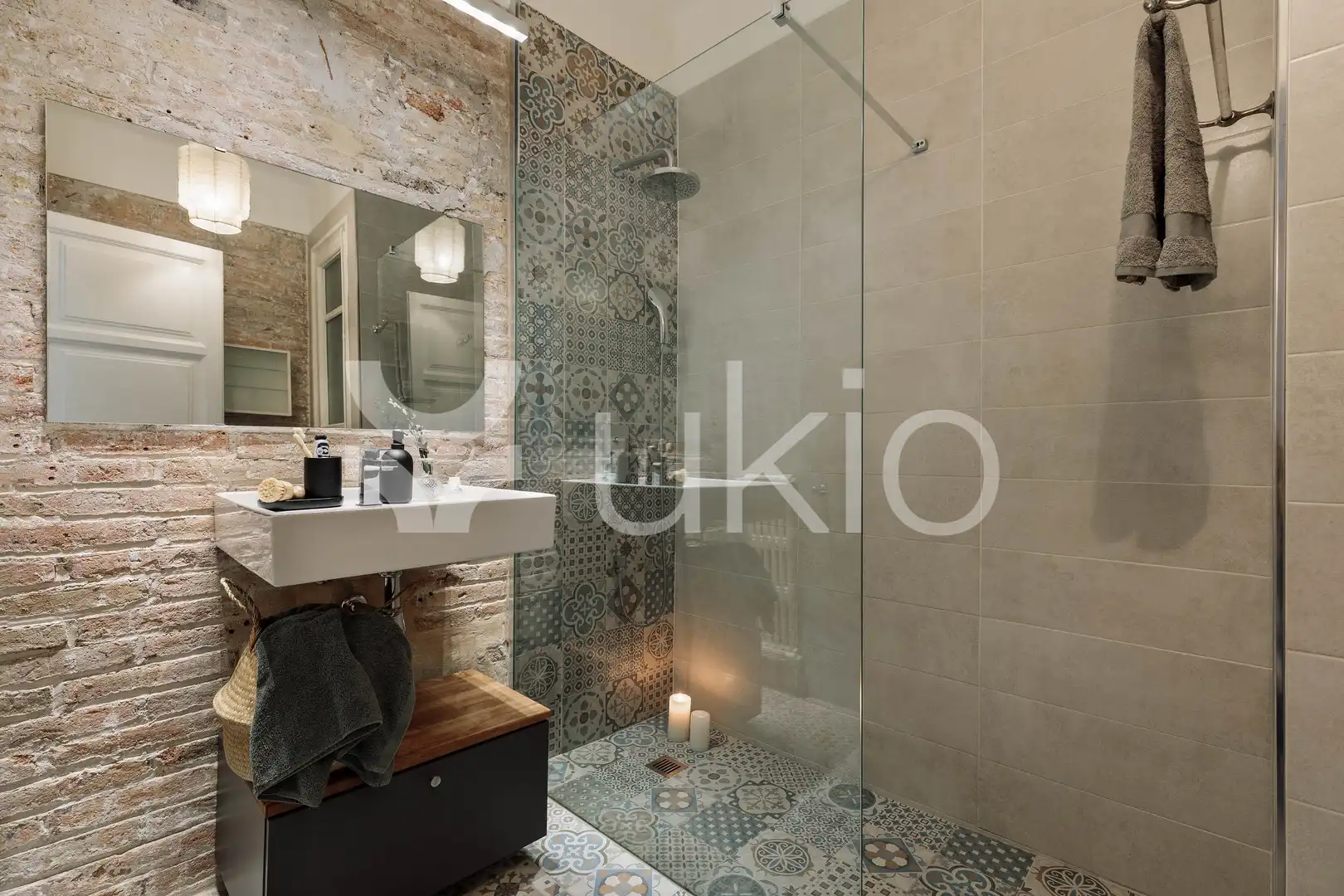 Bathroom of Apartments for rent in Barcelona  with Air Conditioner, Heating and Furnished