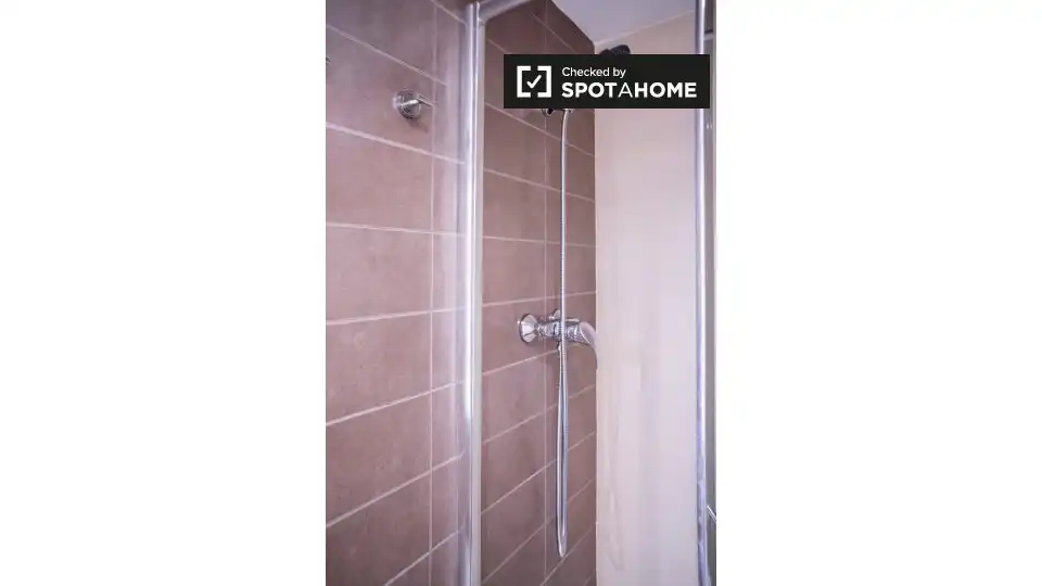 Baño de Piso de alquiler en Valencia con Aire acondicionado, Calefacción y Amueblado