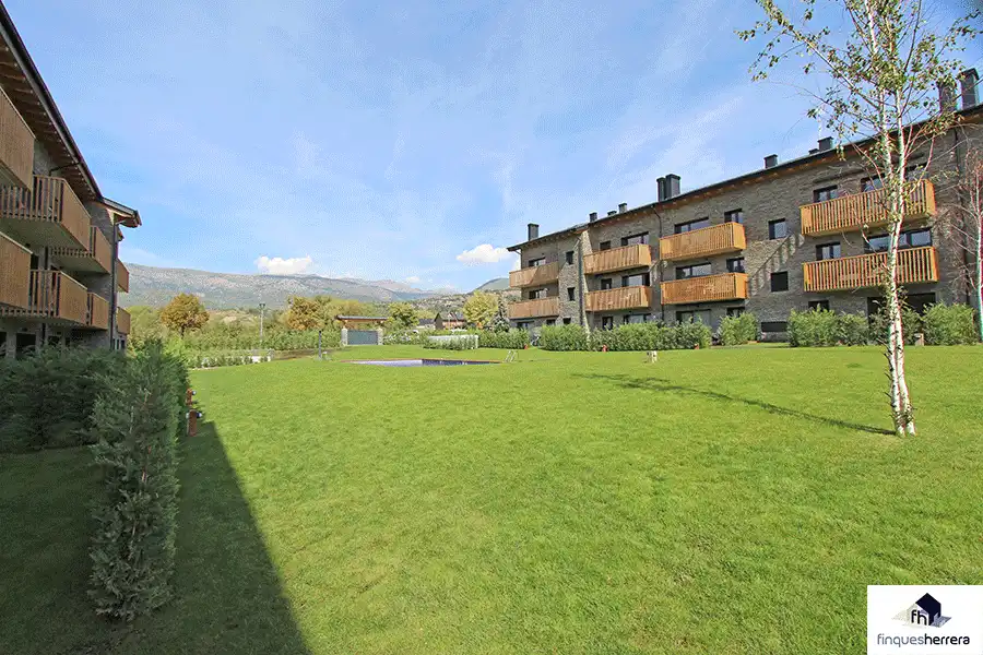 Appartement compact avec terrasse à vendre à Llívia
