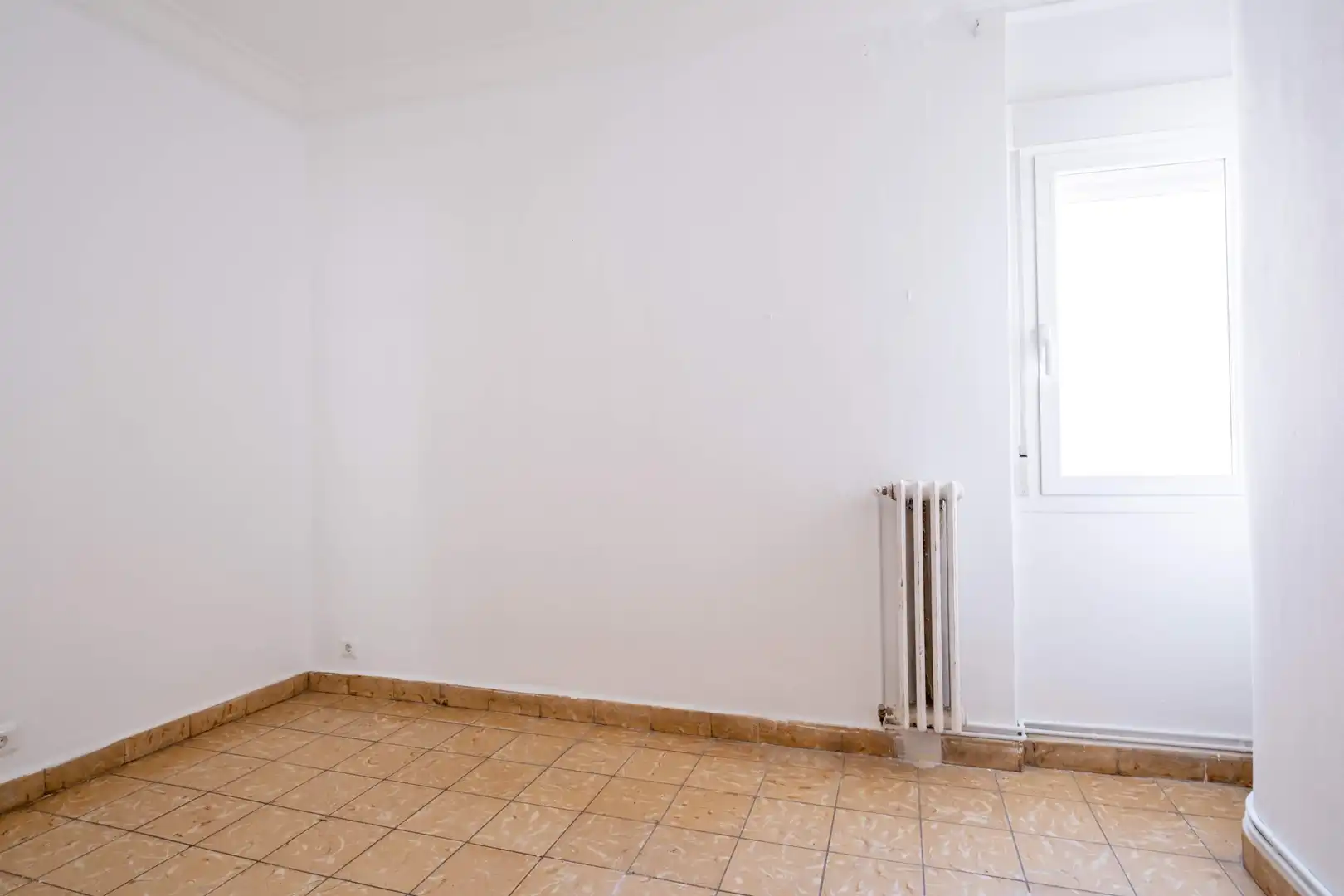 Bedroom of Flat for sale in Zaragoza  with Heating, Terrace and Storage room