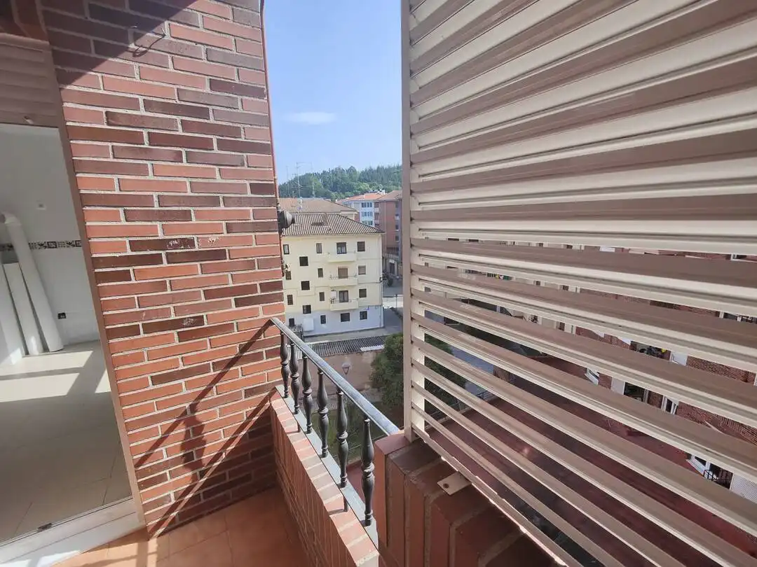 Terrassa de Pis en venda en Usansolo amb Calefacció, Traster i Balcó