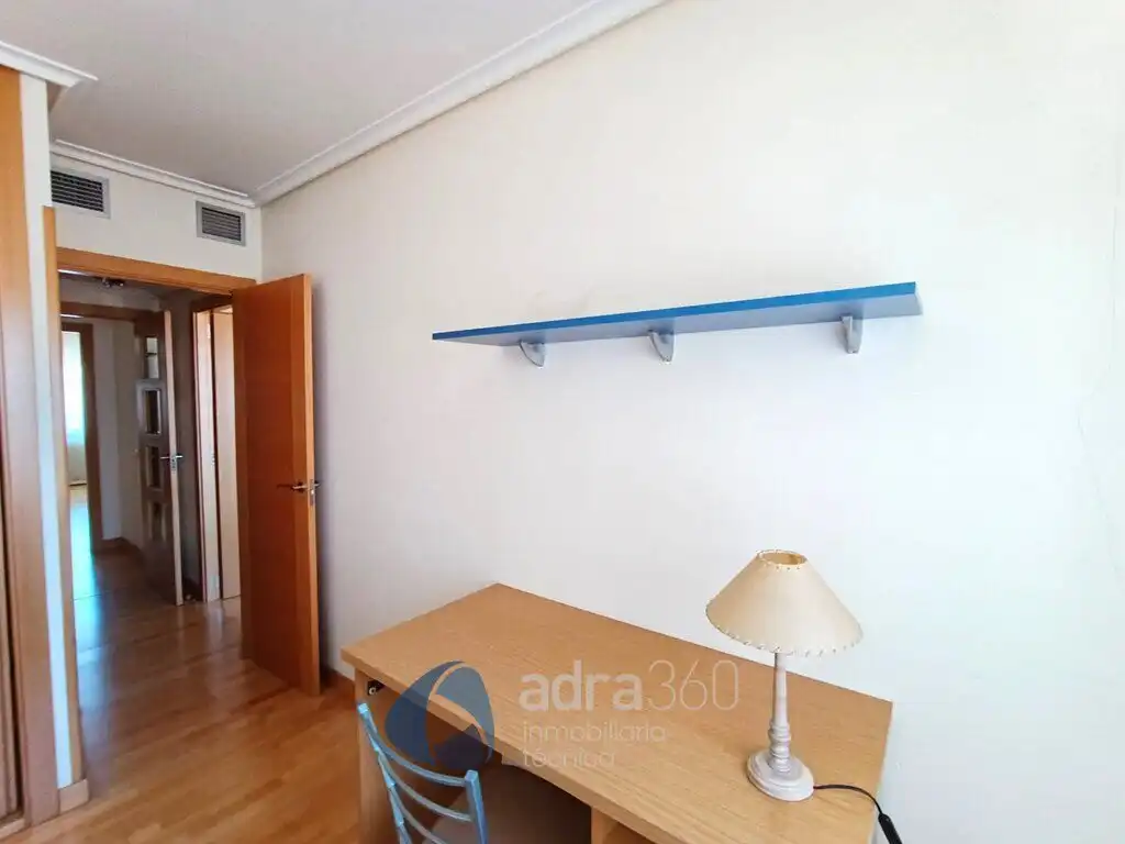 Bedroom of Flat for rent in  Logroño  with Air Conditioner, Heating and Storage room