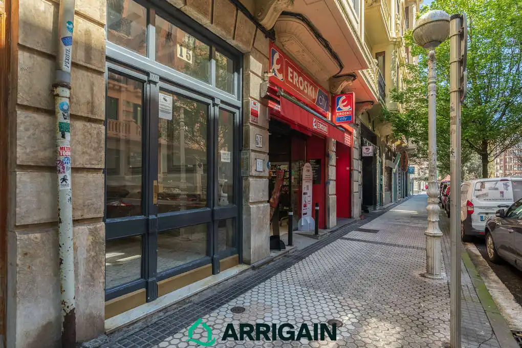 Außenansicht von Wohnung zum Verkauf in Donostia - San Sebastián  mit Balkon