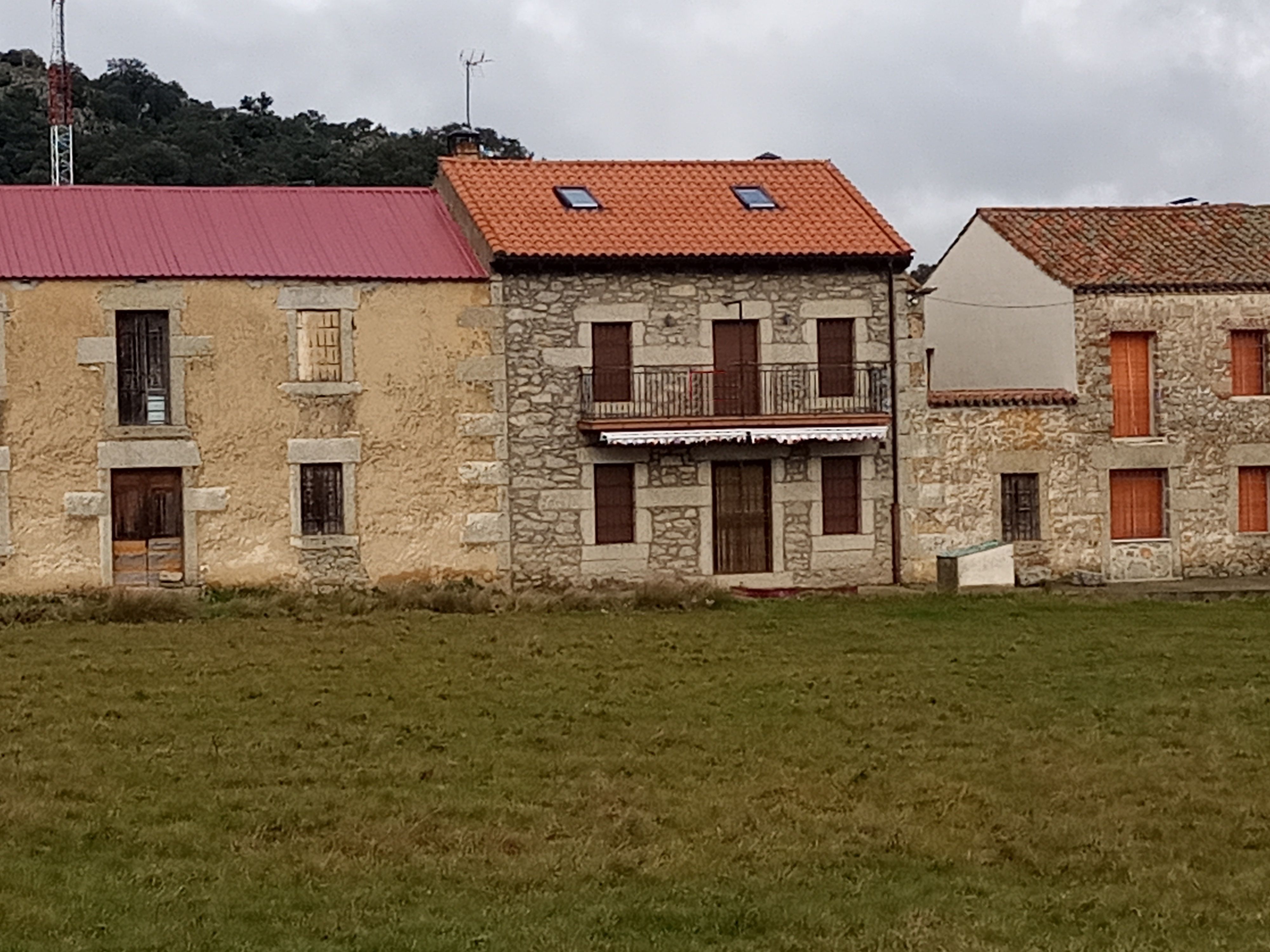 Exterior view of Single-family semi-detached for sale in Santibáñez de Béjar  with Terrace, Furnished and Oven
