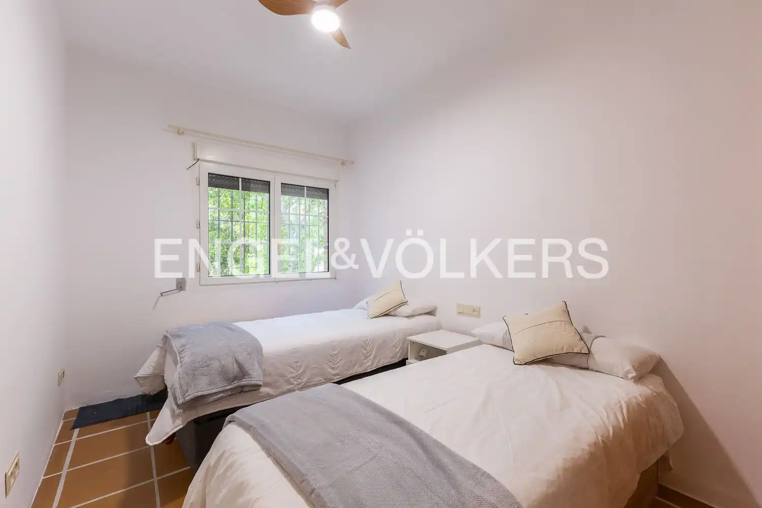 Habitación de Casa o chalet de alquiler en Paterna con Aire acondicionado, Calefacción y Jardín privado