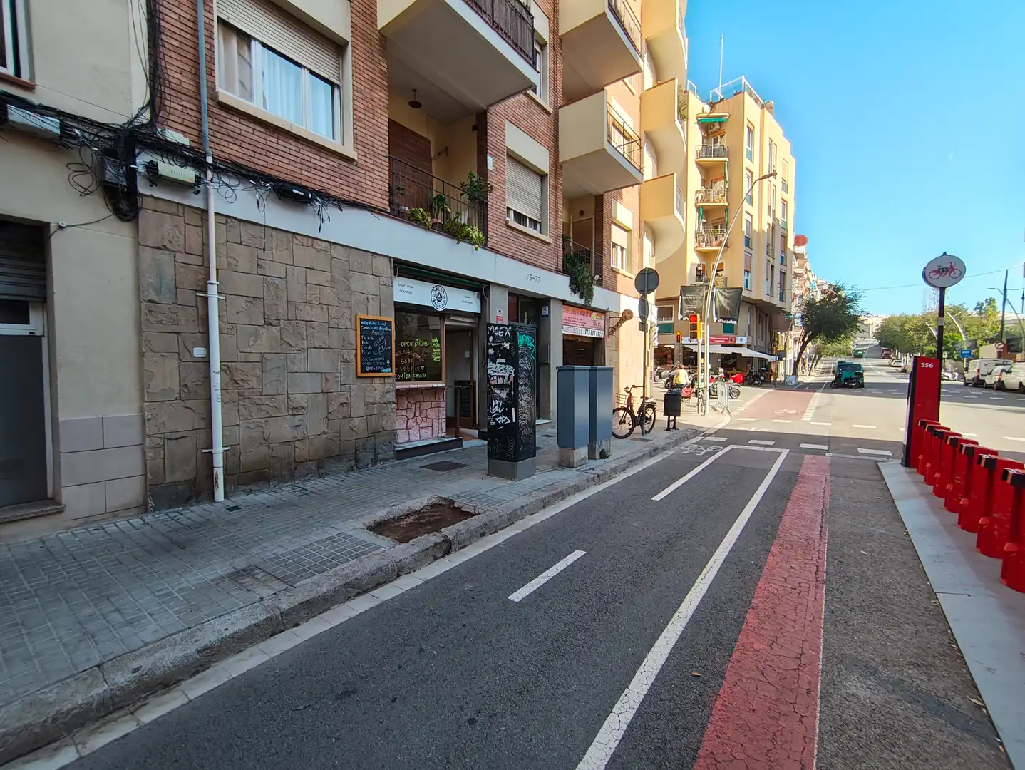 Business premises for transfer in Carrer de les Camèlies 75, imagen 4