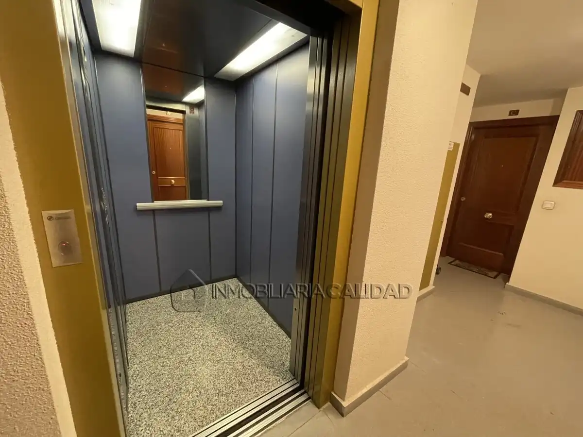 Piso de alquiler en Burgos con Calefacción, Trastero y Amueblado