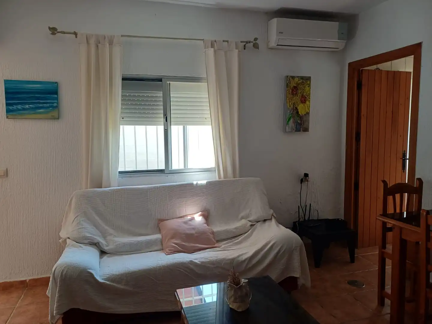 Wohnzimmer von Country house zur Miete in Vejer de la Frontera mit Klimaanlage, Privatgarten und Möbliert