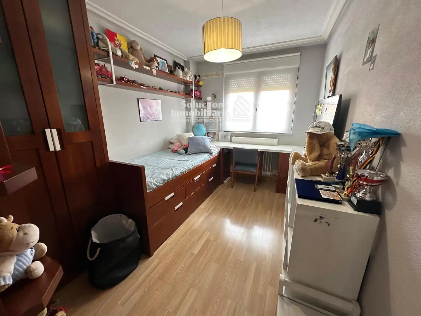 Schlafzimmer von Einfamilien-Reihenhaus zum Verkauf in Salamanca mit Heizung, Privatgarten und Möbliert