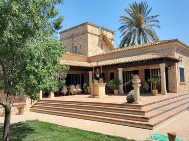 Landhaus mit Pool zum Verkauf in Cala Llombards