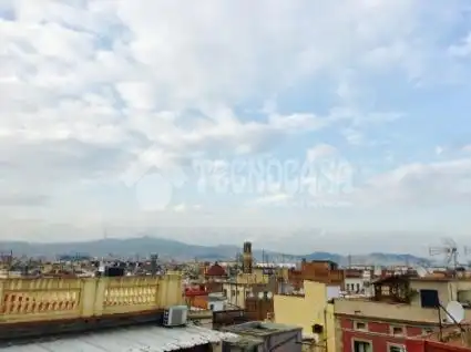 Vista exterior de Pis en venda en Barcelona amb Terrassa i Balcó