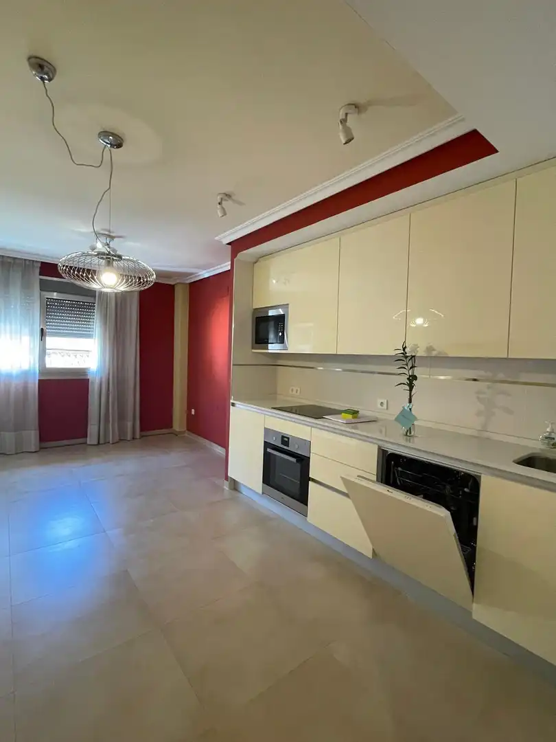 Cocina de Apartamento de alquiler en Almoharín con Aire acondicionado, Calefacción y Trastero