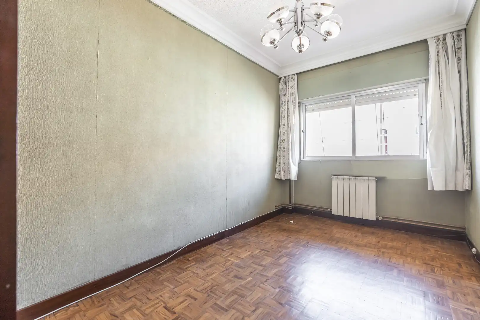 Habitación de Piso en venta en Madrid con Calefacción y Terraza