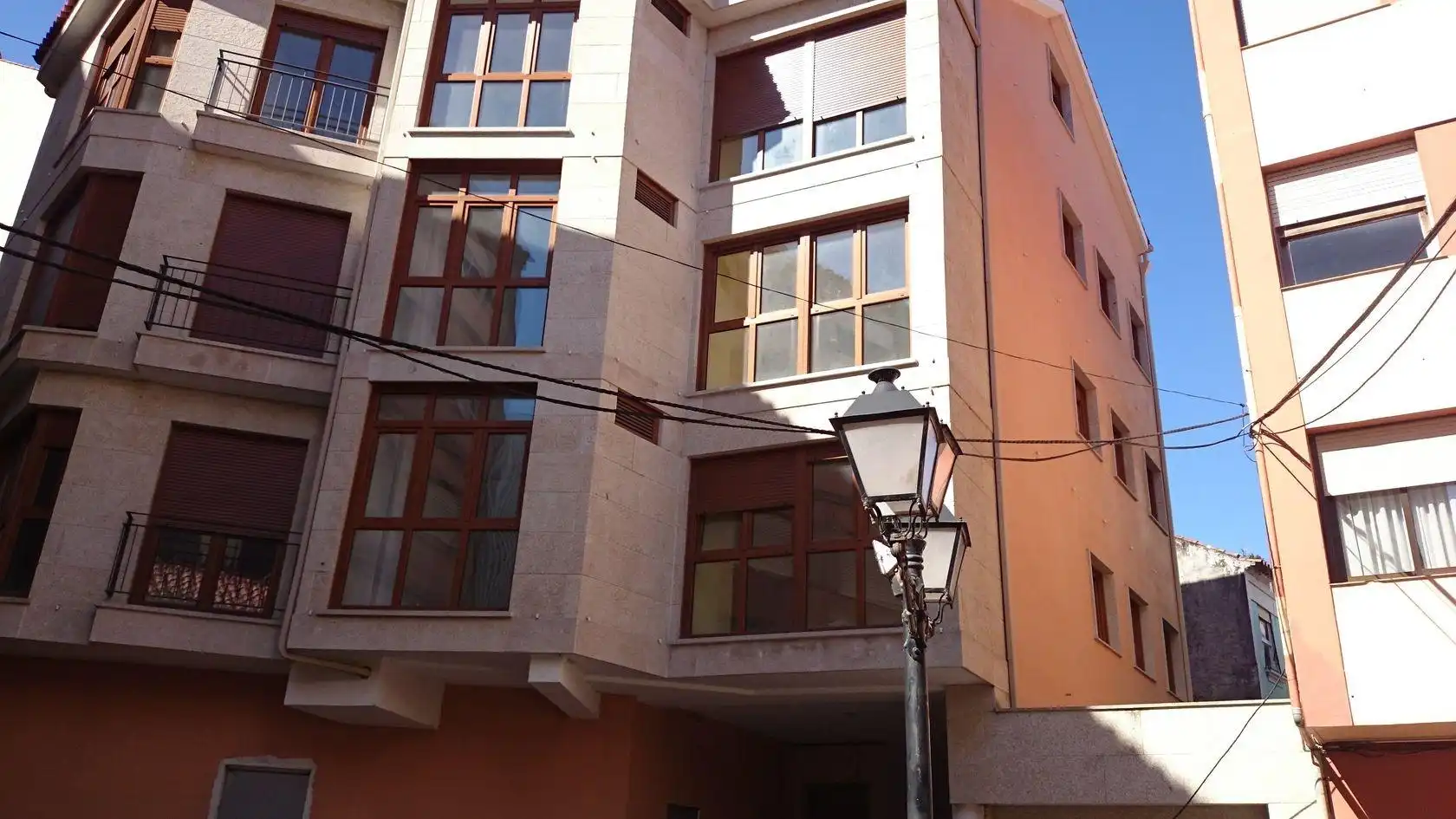 Business premises for sale in FONTE (A) 7