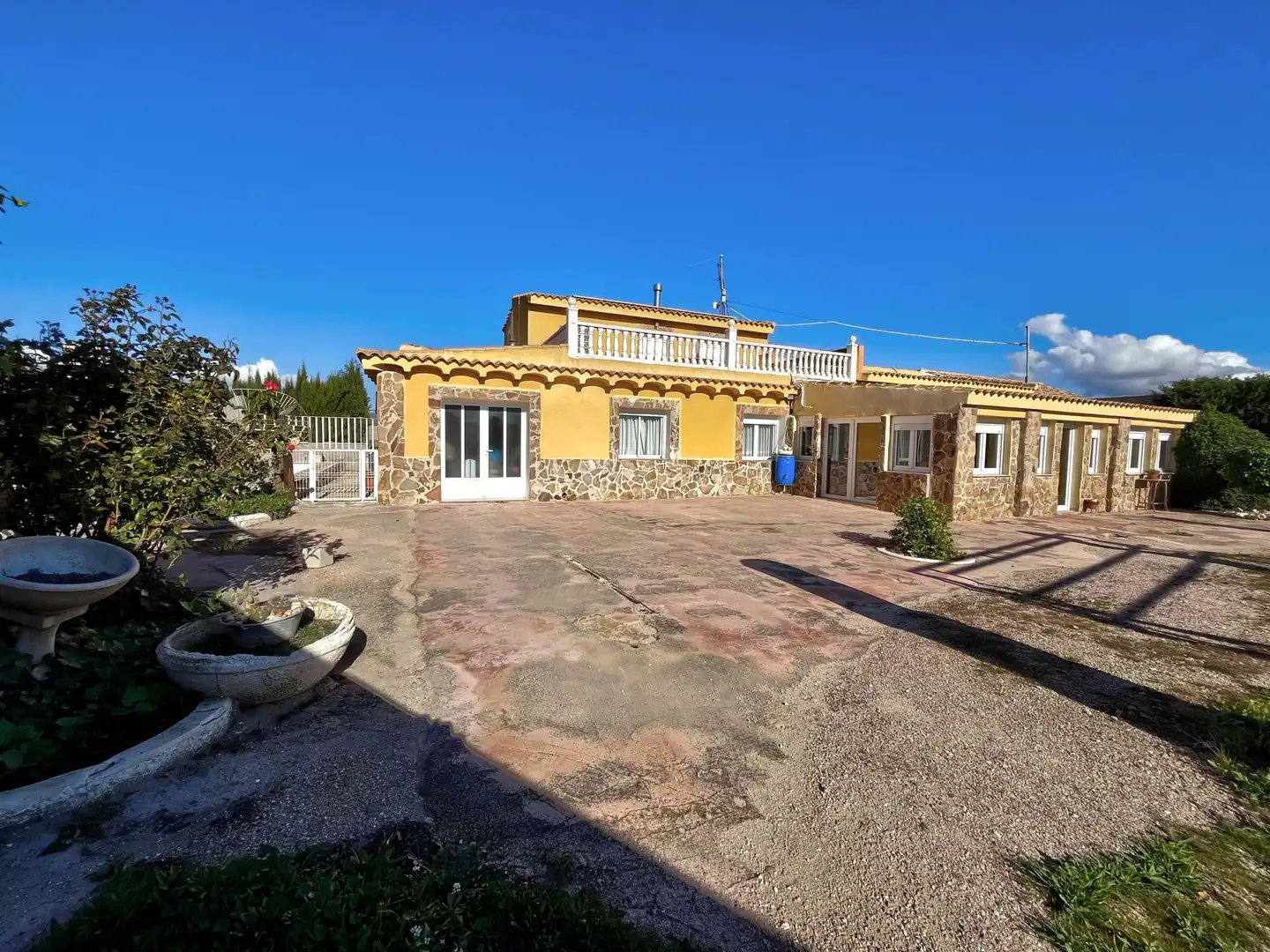 Exterior view of Houses for sale in Villena  with Air Conditioner, Terrace and Swimming Pool