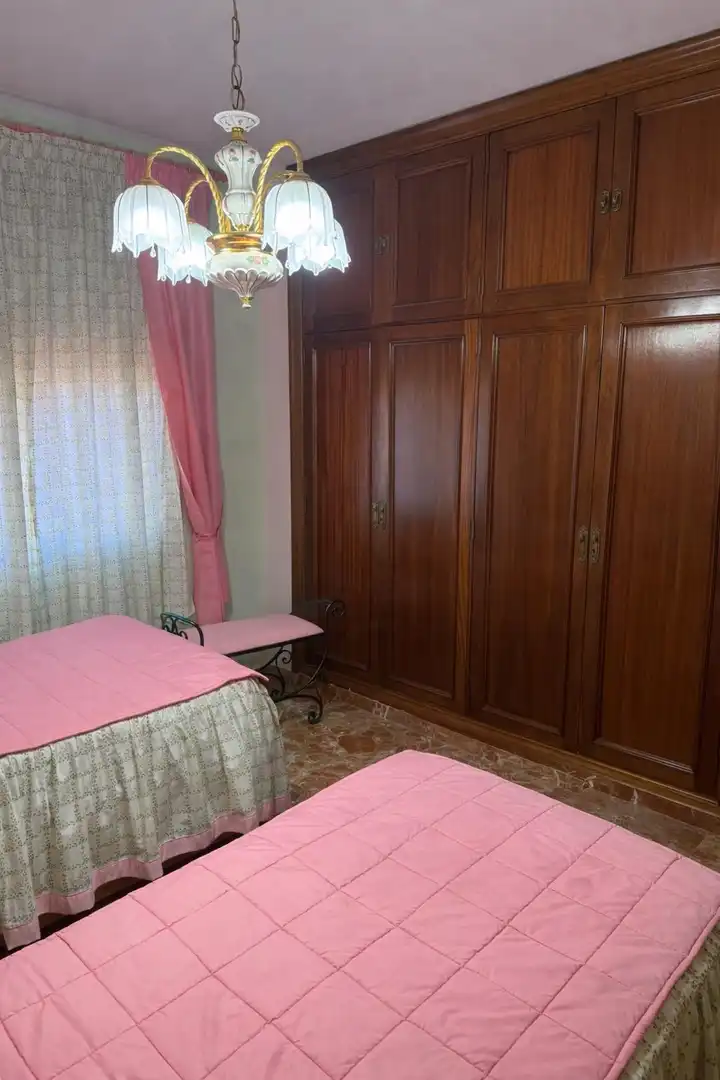 Habitación de Casa adosada en venta en Algeciras