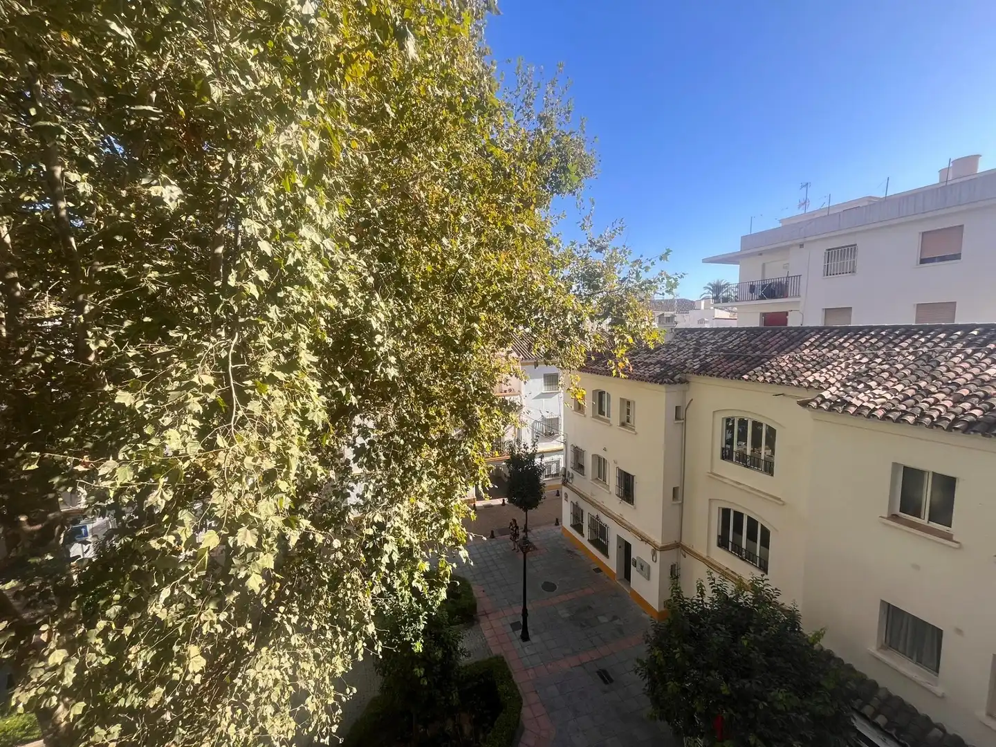 Vista exterior de Apartamento en venta en Marbella con Calefacción, Terraza y Balcón
