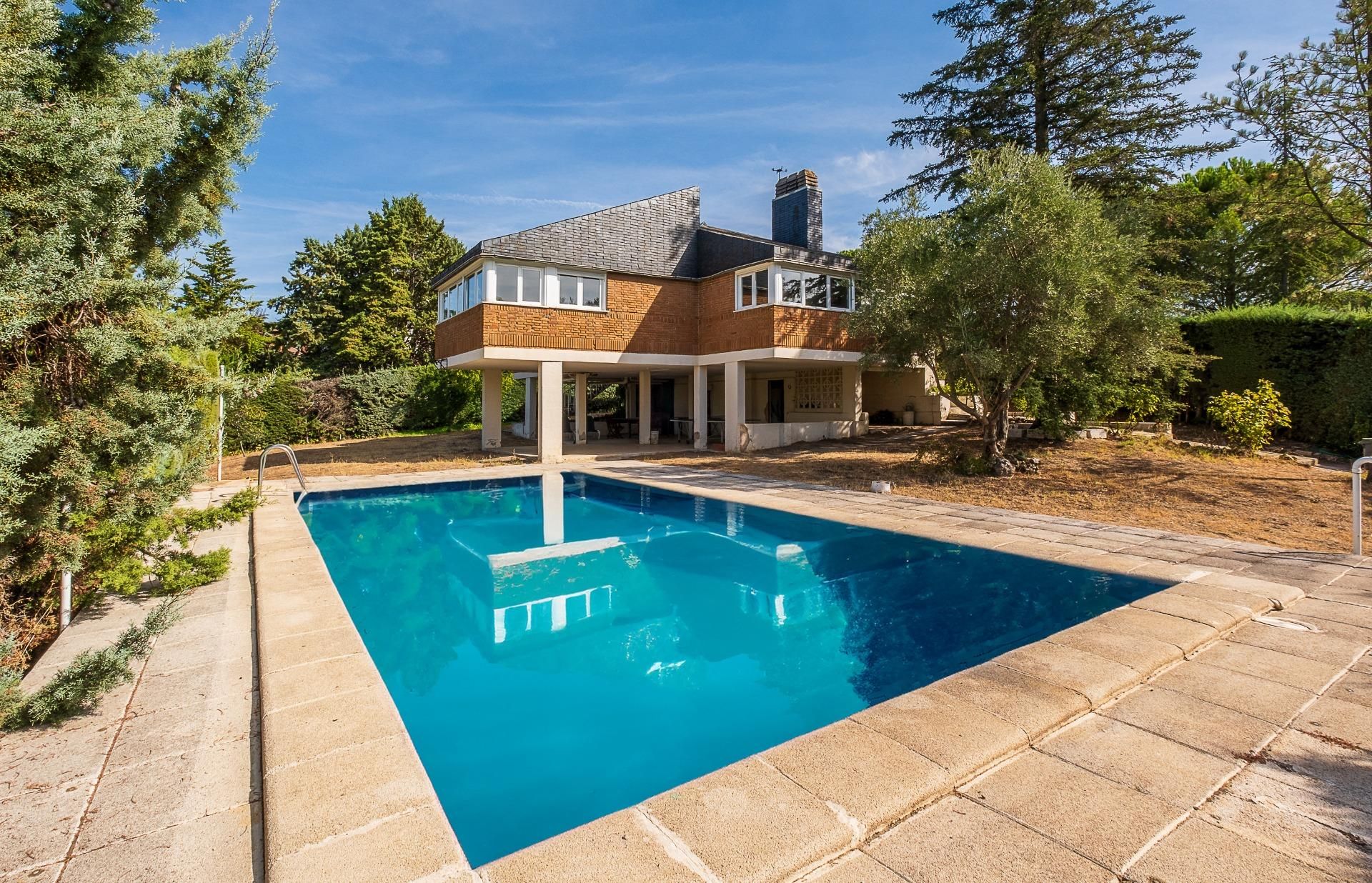 Piscina de Casa o xalet en venda en Las Rozas de Madrid amb Aire condicionat, Calefacció i Jardí privat