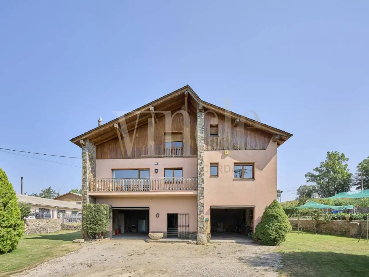 Vista exterior de Casa o xalet en venda en Puigcerdà amb Calefacció, Jardí privat i Parquet