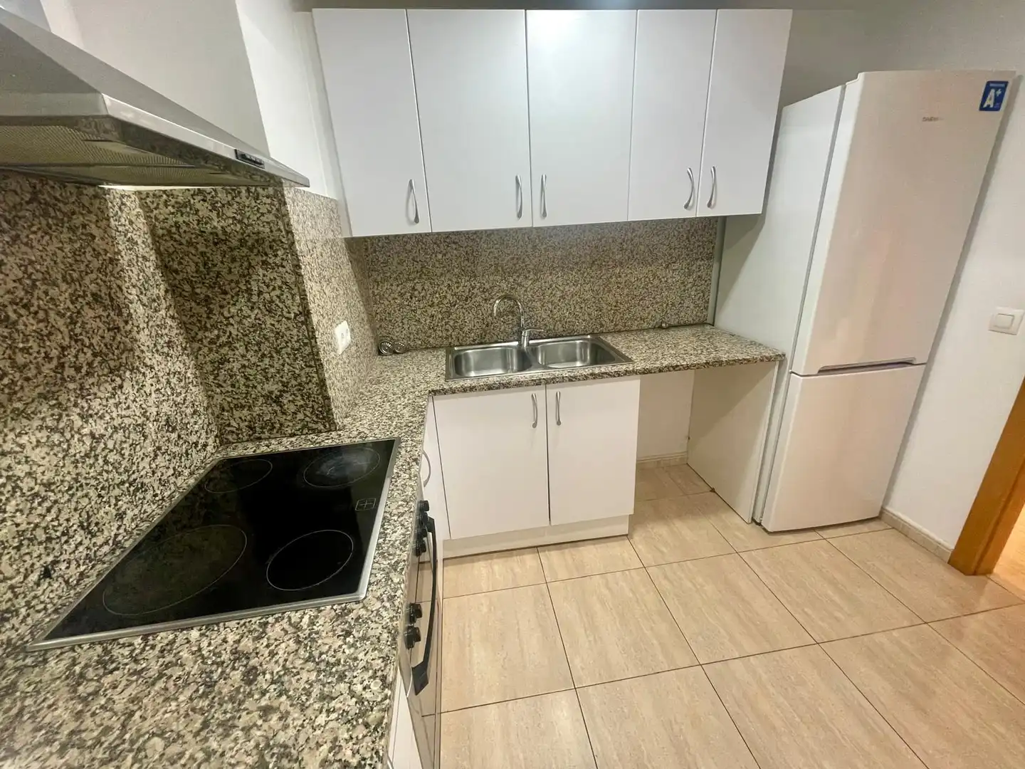 Cocina de Dúplex en venta en Palamós con Calefacción, Terraza y Horno