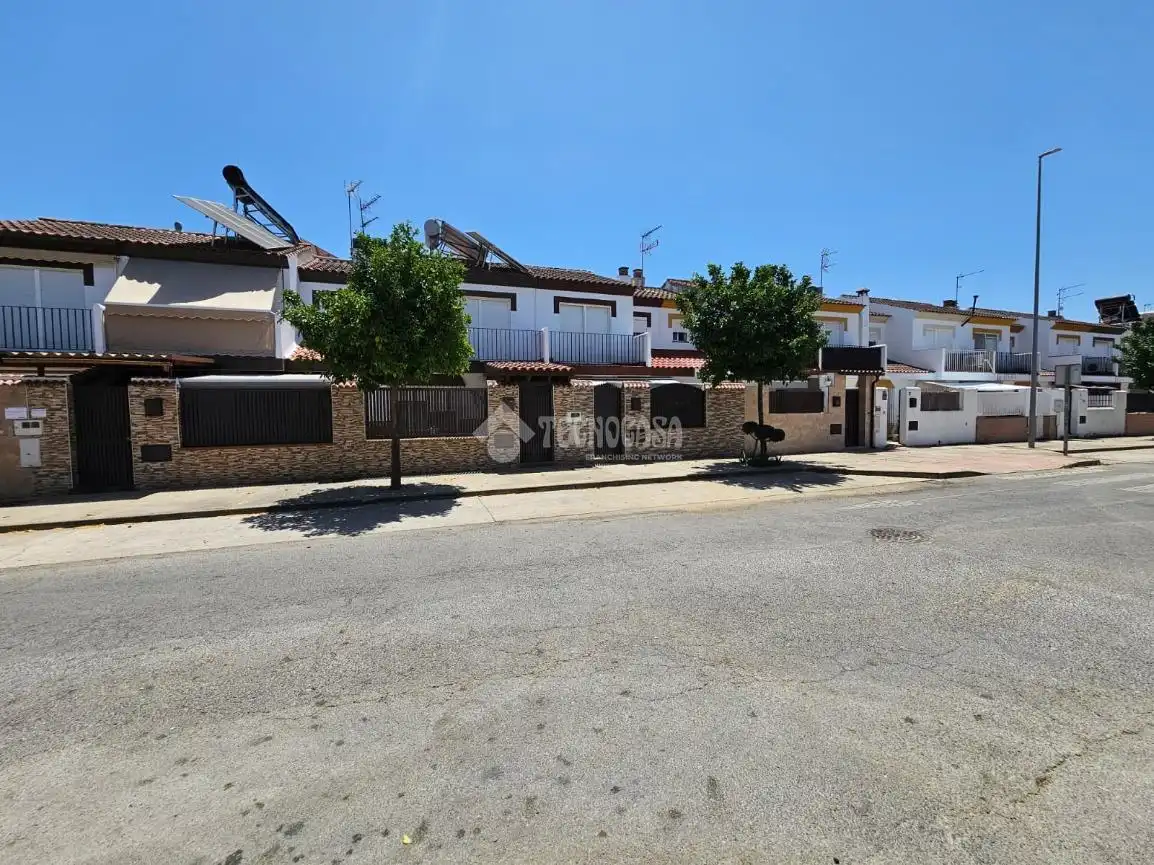 Vista exterior de Casa o xalet en venda en Jerez de la Frontera amb Balcó