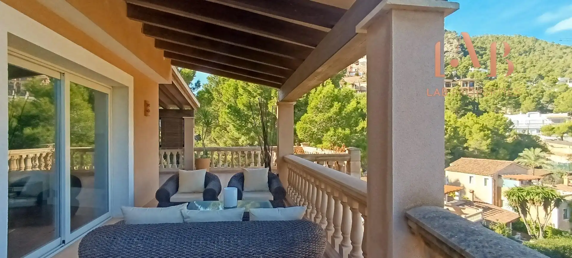 Terrasse von Dachboden zur Miete in Andratx mit Klimaanlage, Heizung und Privatgarten