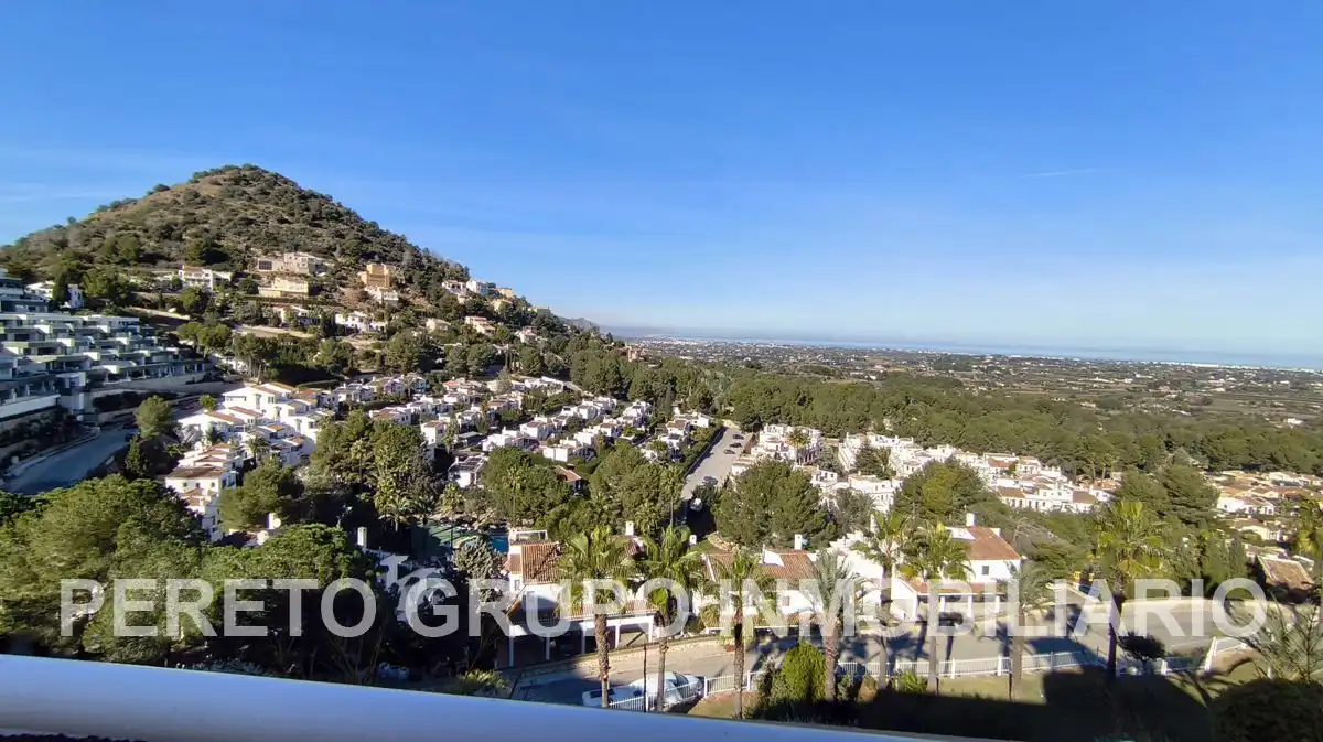 Vista exterior de Àtic en venda en Pedreguer amb Aire condicionat, Calefacció i Jardí privat