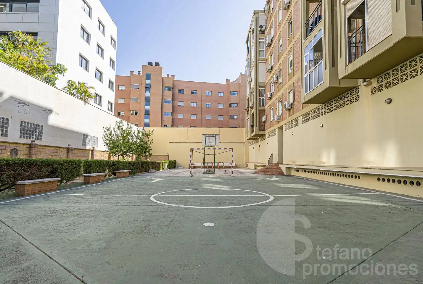 Vista exterior de Piso en venta en Cruz de Humilladero