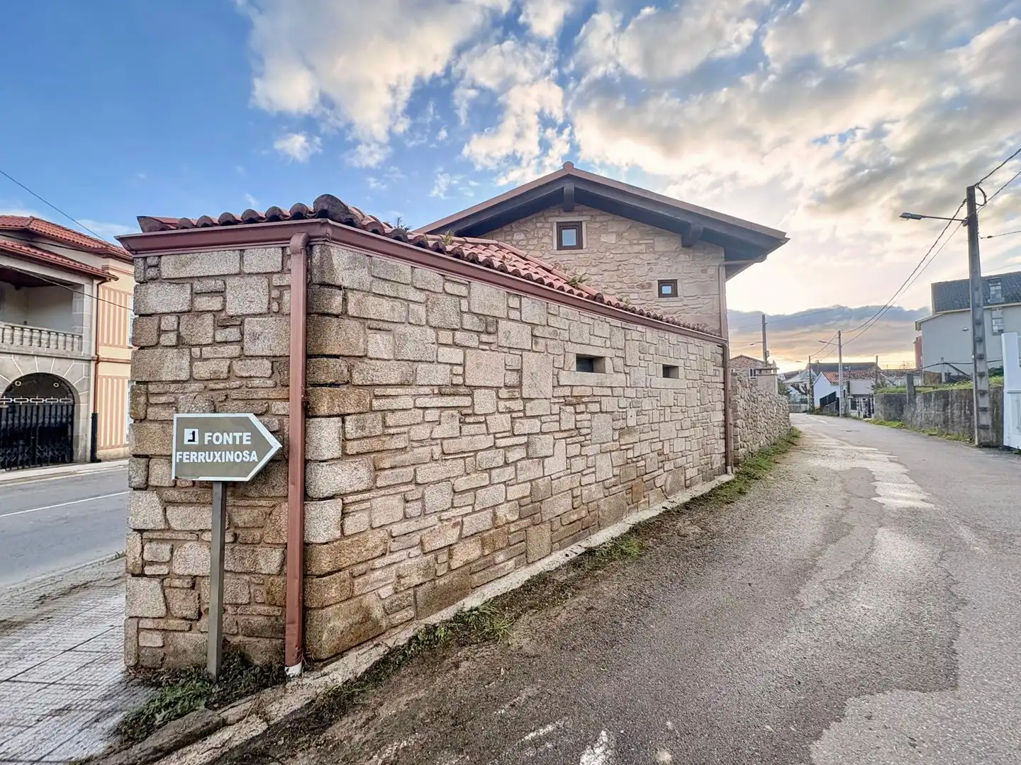 Vista exterior de Casa o chalet en venta en Noia con Calefacción, Jardín privado y Terraza