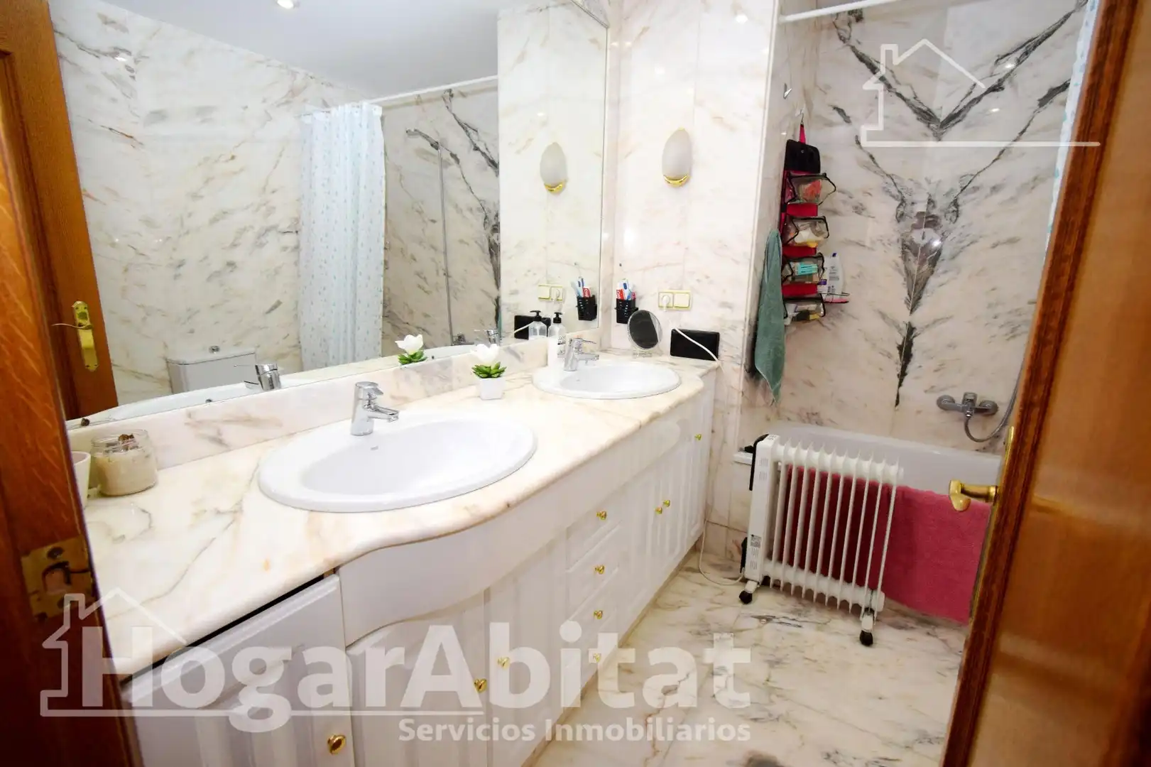 Bathroom of Flat for sale in Torrent  with Air Conditioner, Heating and Balcony