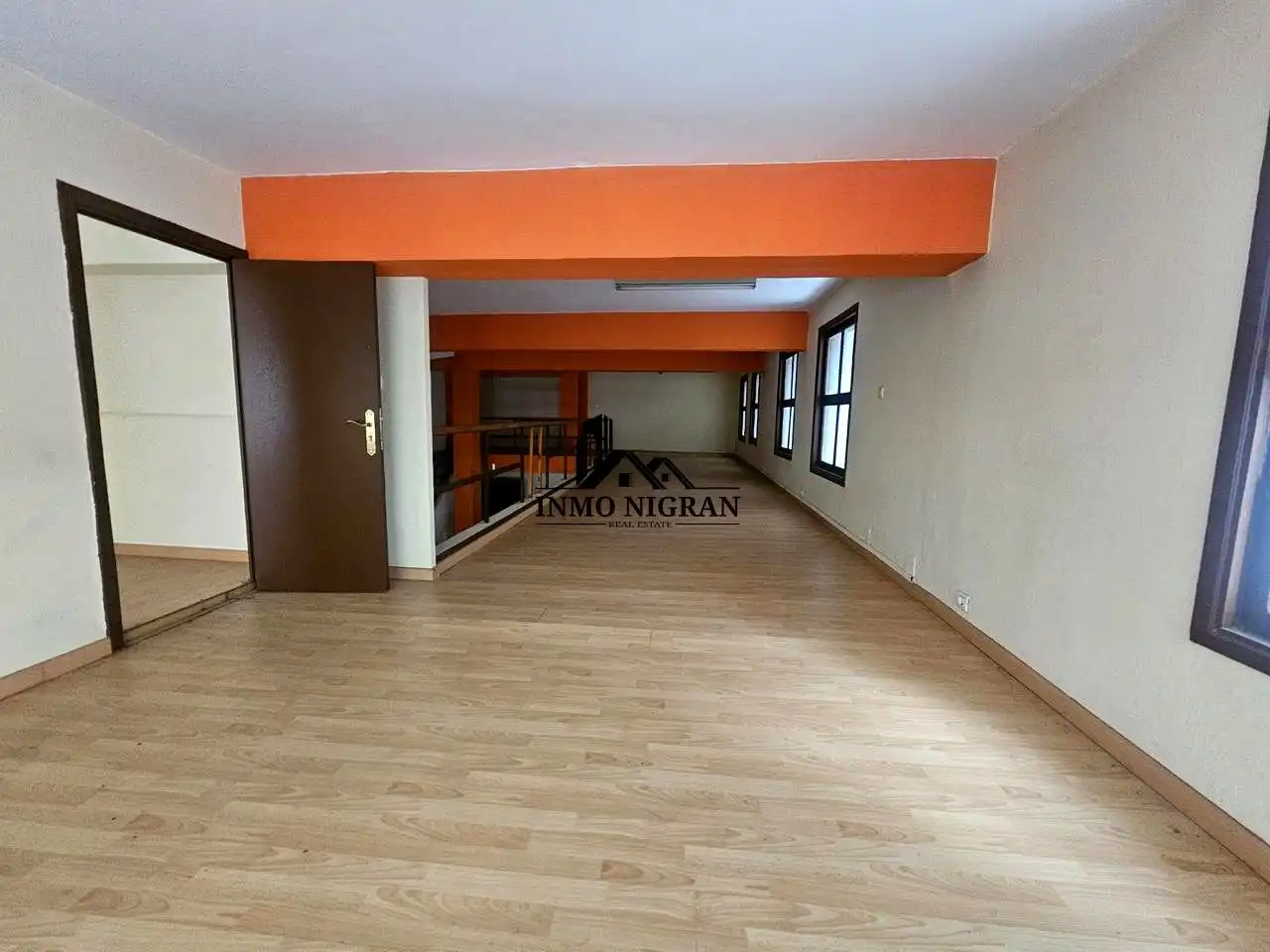 Local comercial de lloguer a Rúa López Mora