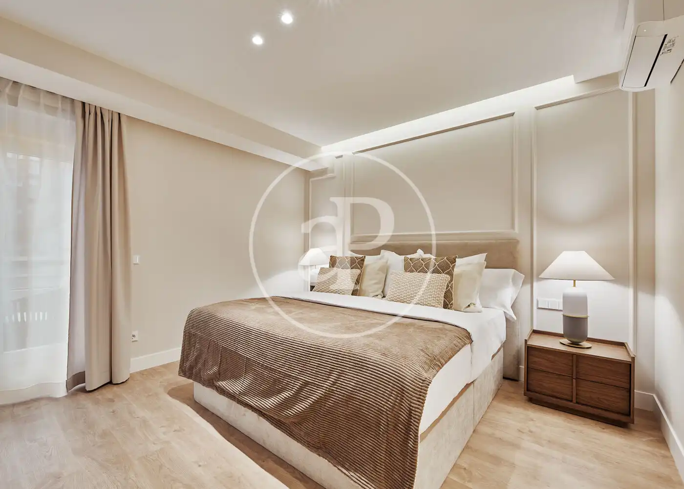Bedroom of Flat for sale in Madrid  with Air Conditioner, Heating and Furnished